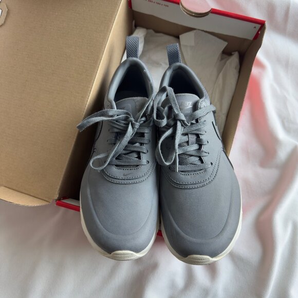 Nike Womens Air Max Thea Premium Cool Grey Size 6 - Picture 3 of 6